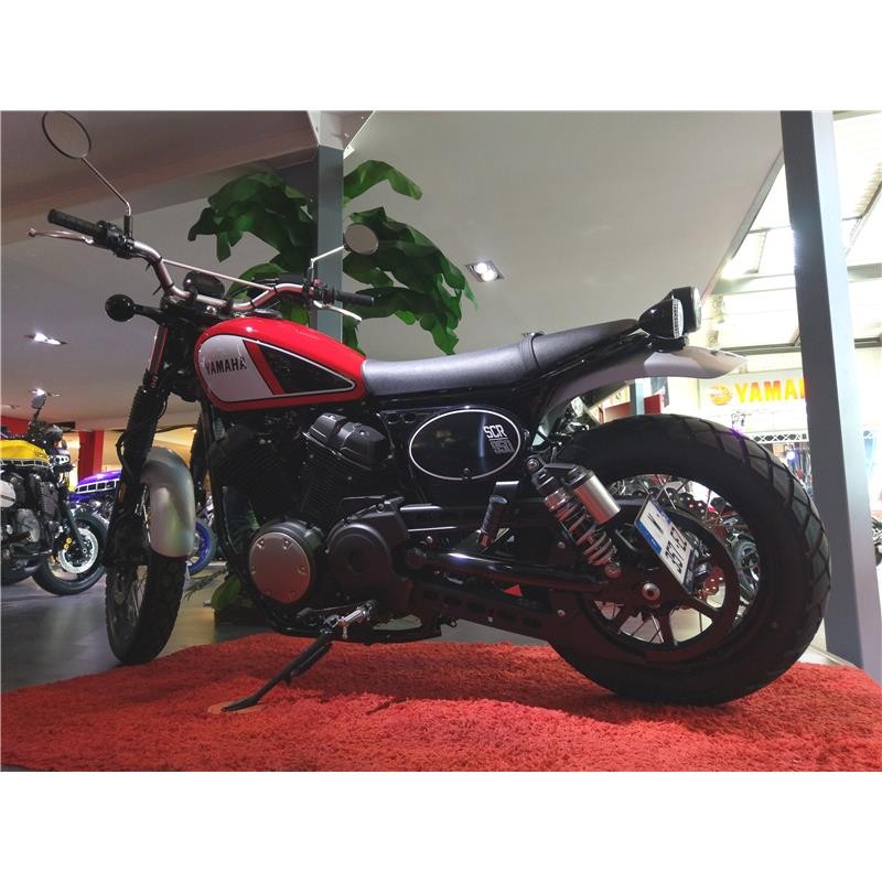 Support de plaque latéral Yamaha SCR 950